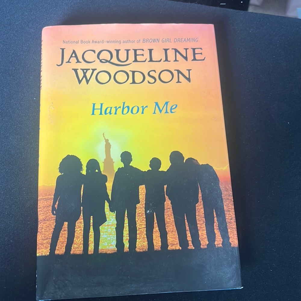 Book Jacqueline Woodson harbor me